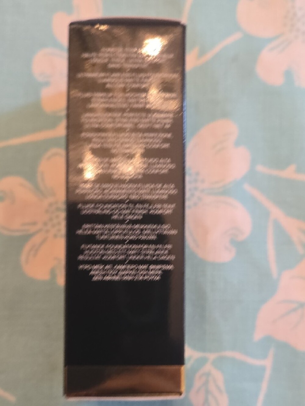 CHANEL Ultra Le Teint Flawless Finish Foundation - Picture 9 of 9